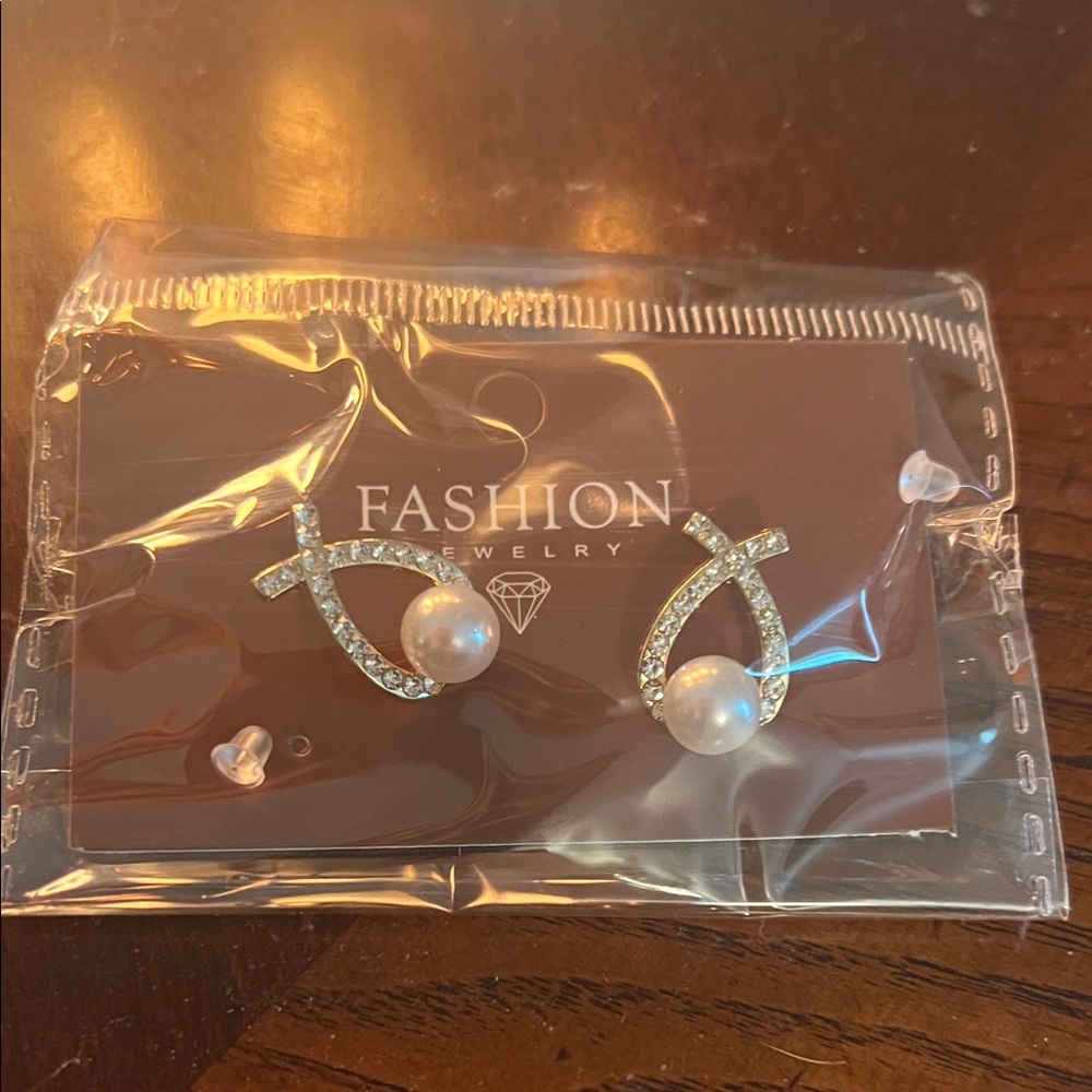 Fashion Jewelry Silver Pearl Earrings